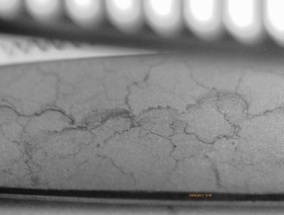 Webinar Wasserinhaltsstoffe und Chemie unsere Artikelnummer 9900102 Foto zeigt Silikatablagerung auf medizinischem Besteck